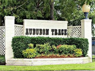 1803 Audubon Trce, New Orleans, LA 70121-1579