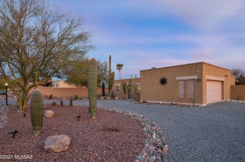 7552 Knollwood Cir, Tucson AZ 85750-2325 exterior