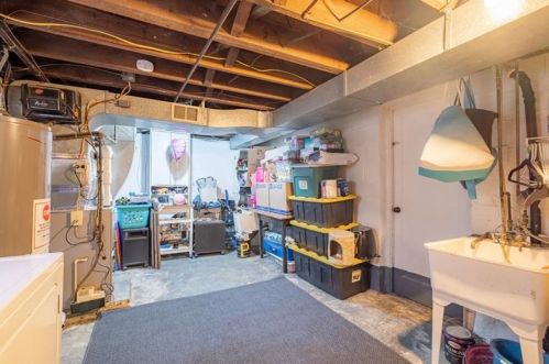 932 Goldenrod St, Whitaker PA  15120-2939 exterior