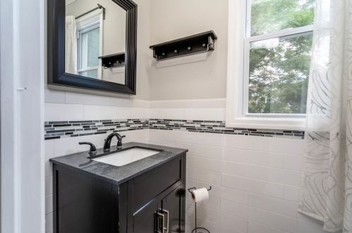 122 49th St, Bayonne NJ  07002-3135 exterior