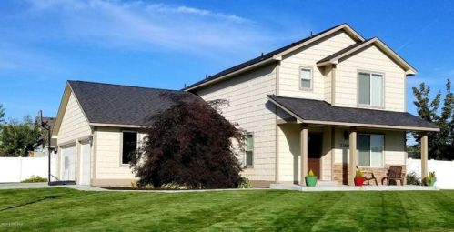 2016 54th Ave, Yakima, WA 98903-2411