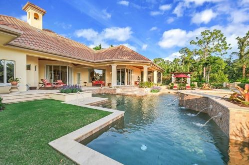 15824 Savona Way, Naples, FL 34110-2700