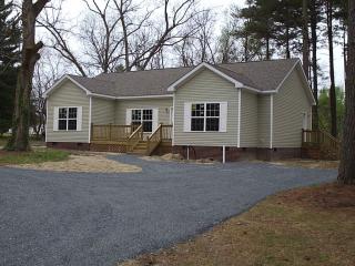 606 Saunders St, Whispering Pines NC  28327-9364 exterior