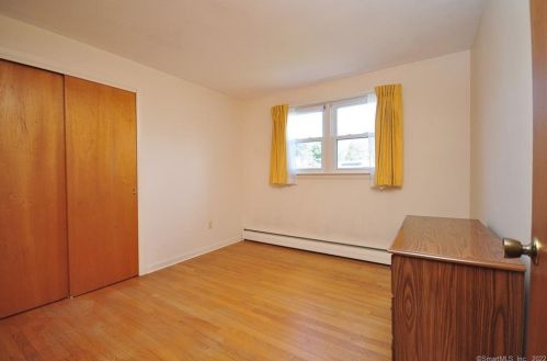 50 Gardner St, Manchester CT 06040-6606 exterior