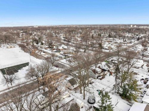 1071 Liberty St, Green Bay WI  54304-3854 exterior