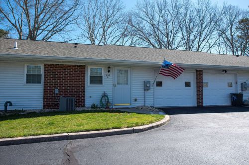 233 Blackpool Ct, Panamoka, NY 11961-1302