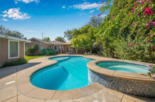 4620 Graywood Ave, Long Beach CA  90808-1022 exterior