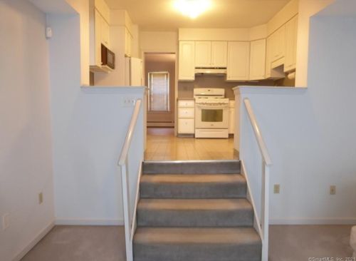 94 Sunnyside Ave, Waterbury CT  06708-3580 exterior