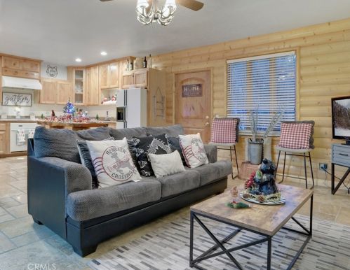 328 Big Bear Blvd, Big Bear City CA  92314 exterior