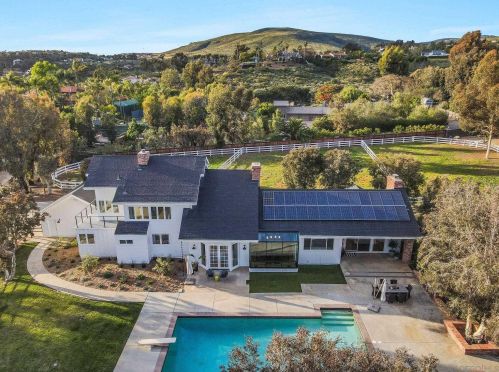 3355 Dove Hollow Rd, Encinitas CA  92024-7240 exterior