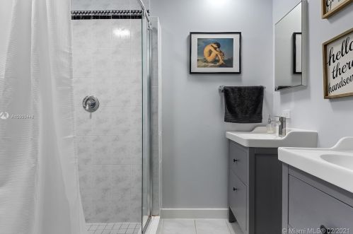 800 46th Ave, Hollywood FL  33021-5909 exterior