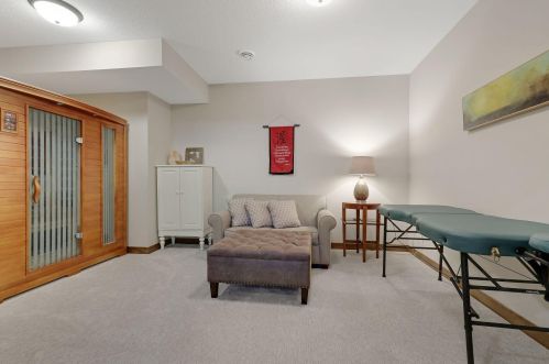 308 Balsam Ln, Minneapolis, MN 55441-6008