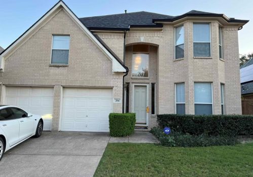 204 Arbor Creek Dr, Euless TX  76039-3746 exterior