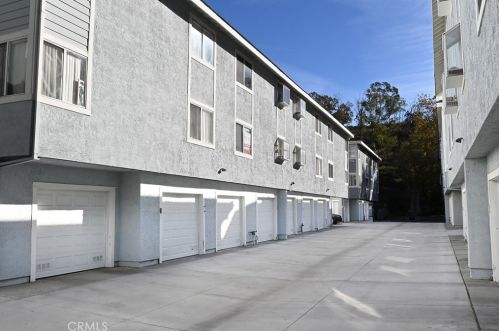 26770 Claudette St, Santa Clarita CA  91351-4853 exterior