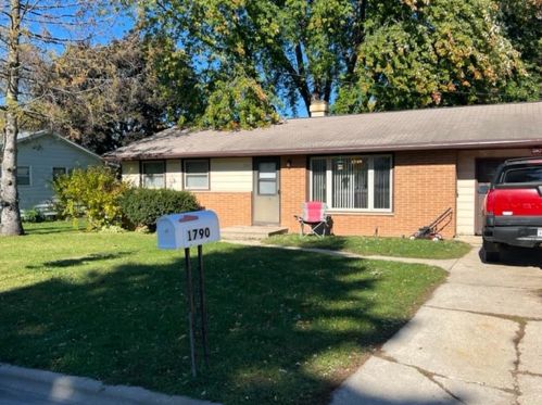 1118 Chantel St, Green Bay, WI 54304-2014