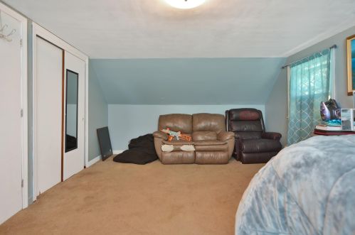 32 Fairview Ave, Nashua NH 03060-4105 exterior