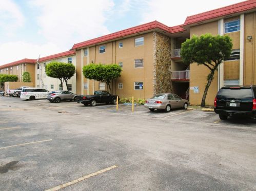 4655 Palm Ave, Hialeah, FL 33012-4004