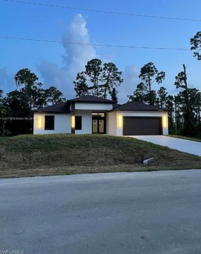 1124 Catenary St, Lehigh Acres, FL 33974-5510
