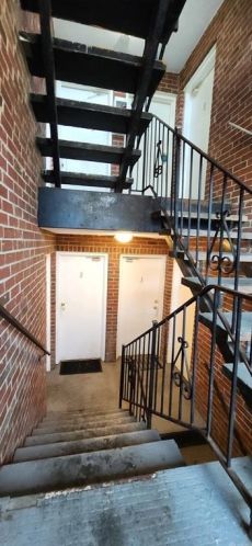 8121 Daly Rd, Cincinnati OH 45231-5702 exterior