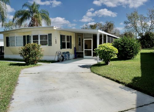 12 Nuestra Calle Ln, Fort Pierce, FL 34952-2329