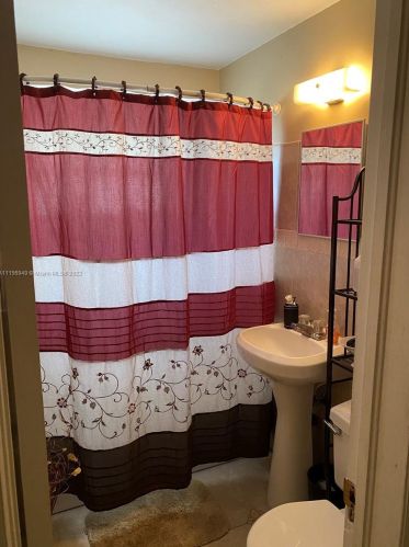 1624 23 Ave, Hollywood FL 33020-1215 exterior