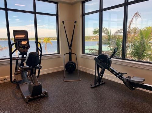 9407 Quarry Dr, Naples FL  34120-5223 exterior