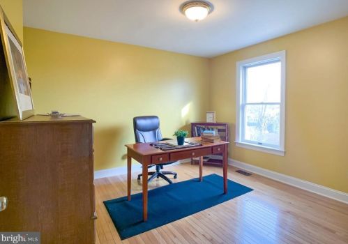 32 Sunrise Ct, Southampton PA 18966-1981 exterior