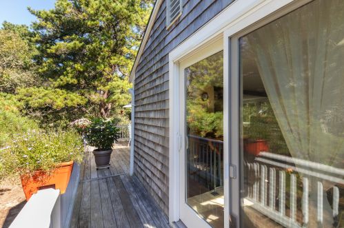 15 Mary Rd, Eastham MA 02642-2927 exterior