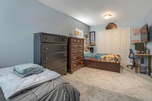 34 Larch Ct, Fishkill NY  12524-2626 exterior