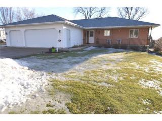 401 3rd St, Coggon, IA 52218-9729