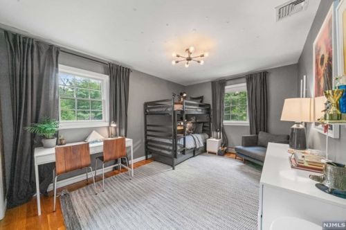 27 Hering Rd, Montvale NJ  07645-1226 exterior