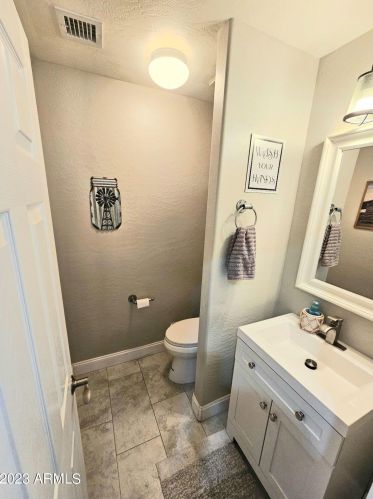 17615 Tasha Dr, Sun City AZ  85388-1770 exterior