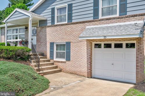33 Scarsdale Dr, Camp Hill PA  17011-7933 exterior