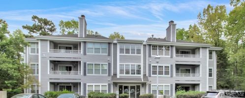 912 Meadow Ct, Helmetta, NJ 08828-1135