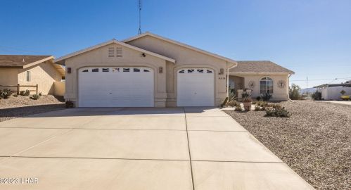 3130 Silverspoon Dr, Lake Havasu City, AZ 86406-7013