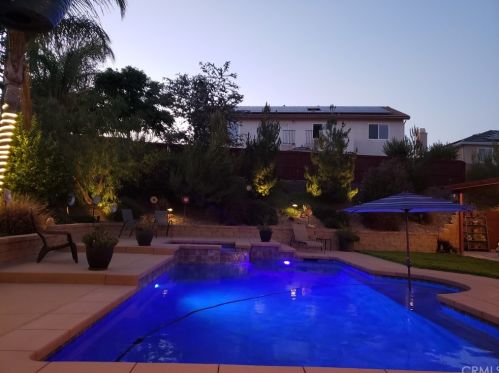 39601 Parkview Dr, Temecula CA  92591-7229 exterior