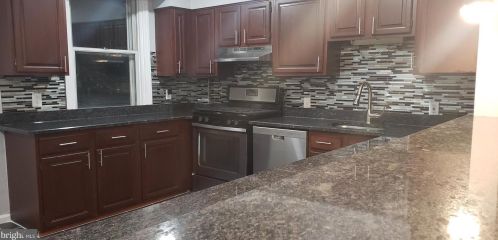 850 Longshore Ave, Philadelphia PA  19111-4423 exterior
