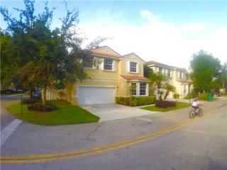 15281 49th St, Hollywood, FL
