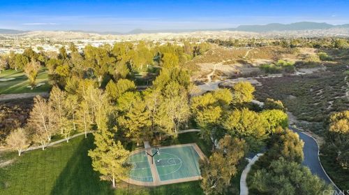 24613 Garland Dr, Santa Clarita CA  91355-4962 exterior