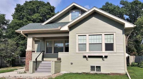 111 Lovejoy Ave, Waterloo, IA 50701-4125