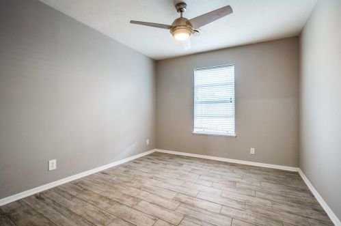 1014 Imperial Dr, Denton TX  76209-8612 exterior