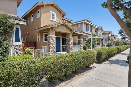 2126 Atlantic Ave, Long Beach, CA 90806-4819