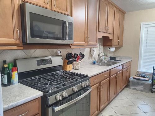 107 Bonita Ave, Galveston TX 77550-3105 exterior