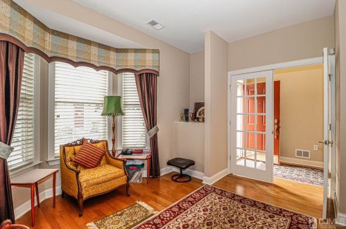 13 Ayers Ct, Metuchen NJ  08840-1172 exterior