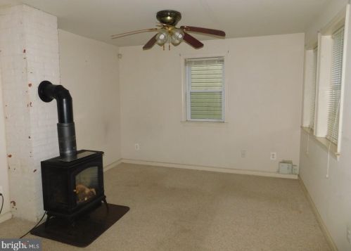 1304 Railroad Ave, Fredericksburg, VA 22401-7137
