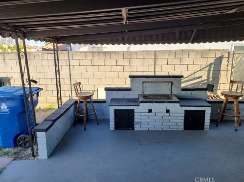 8228 Laurel Canyon Blvd, North Hollywood CA  91607-3795 exterior