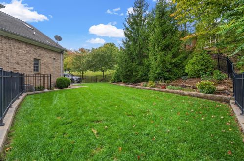 3466 Reeves Dr, Covington KY  41017-9436 exterior