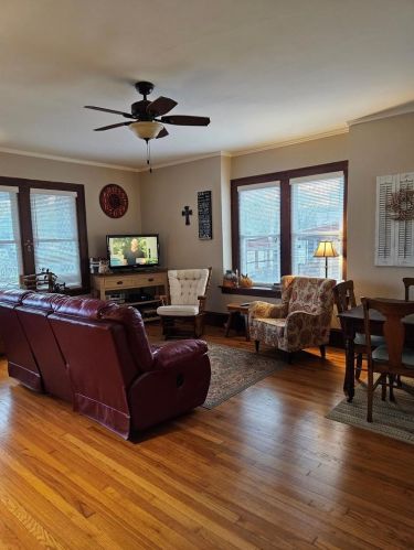 220 Merrimac St, Dodgeville WI  53533-1520 exterior