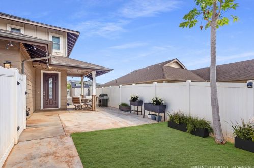 424 Malamalama St, Kapolei HI  96707-2094 exterior