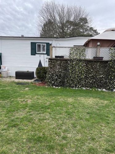 5 Krzak Rd, North Kingstown RI  02852 exterior